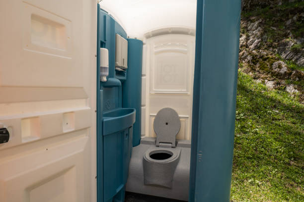 Best Sanitation services for porta potties  in Belpre, OH